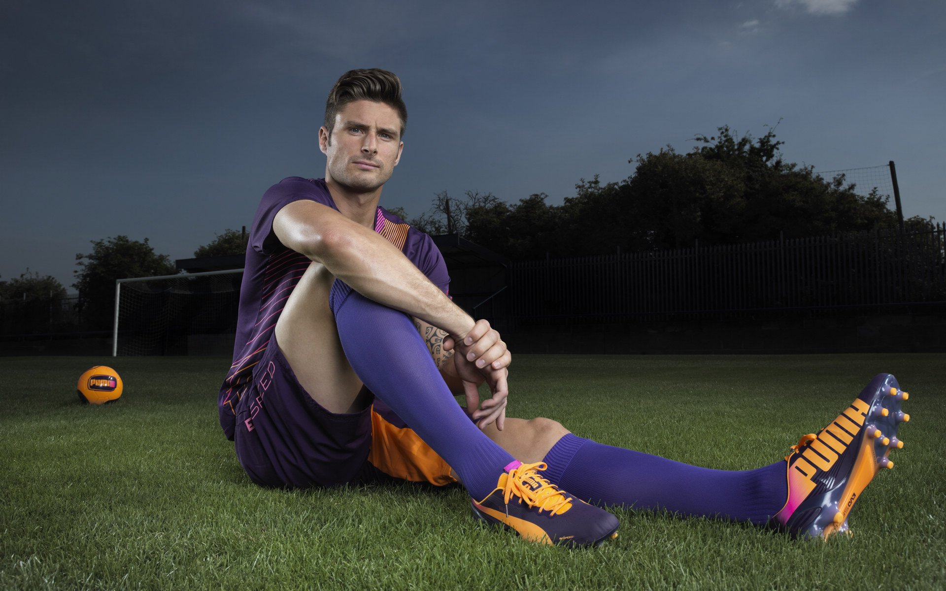 那不勒斯狂胜喀麦隆,斯通斯,从沉默磐石到致命利刃